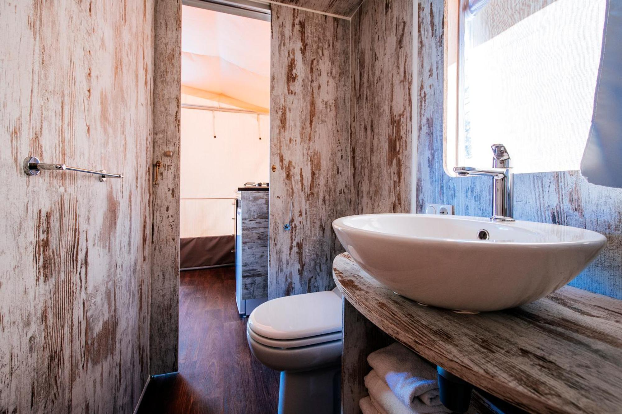 Zaton Holiday Resort Glamping Tents Nin Quarto foto
